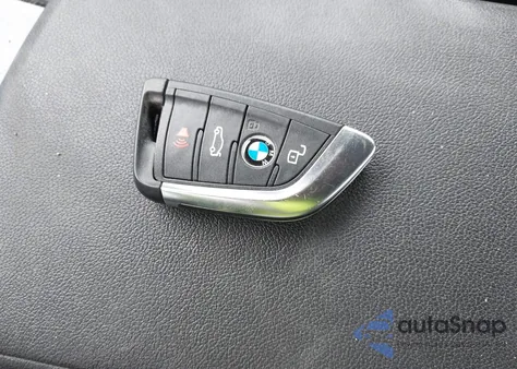 2021 BMW 330I xDrive z USA, uszkodzony, nr VIN 3MW5R7J04M8C00780